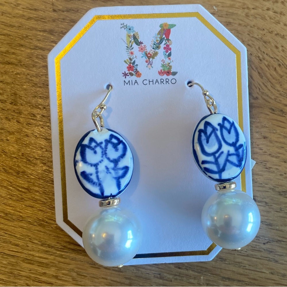Mia Churro‎ Blue and White Ceramic Pearl Earrings Pierced NWT